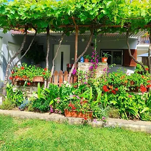 Pavao 1402 Ferienhaus